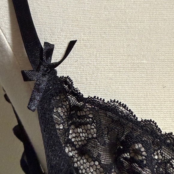 Rene Rofe Black Sheer Floral Lace Underwire Demi Bra with Bow Accents S/M - Picture 4 of 7